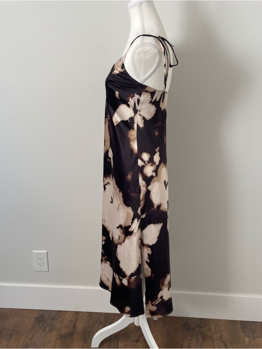 Park and Fifth Satin Slip Midi Dress Size XS Champagne/Black Wedding Guest Event - Picture 3 of 7